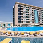 Phoenicia Luxury Нэводари