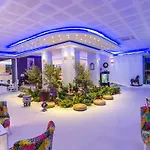 Отель Phoenicia Luxury