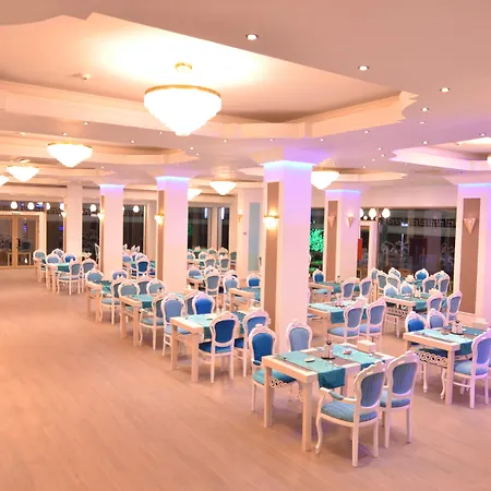 菲尼基豪华酒店 酒店 4*