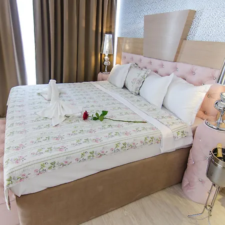 Phoenicia Luxury Hotel 4*