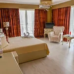 Phoenicia Luxury Hotel 4*