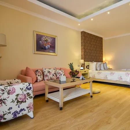 Hotel Phoenicia Luxury 4*
