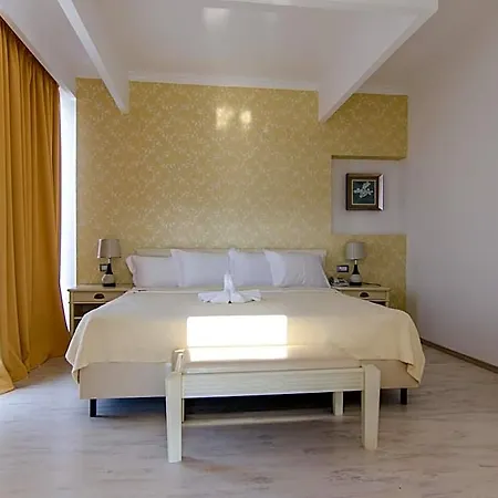 Phoenicia Luxury