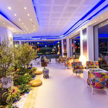 Phoenicia Luxury Mamaia