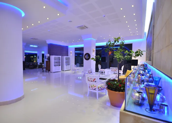 Phoenicia Luxury Navodari