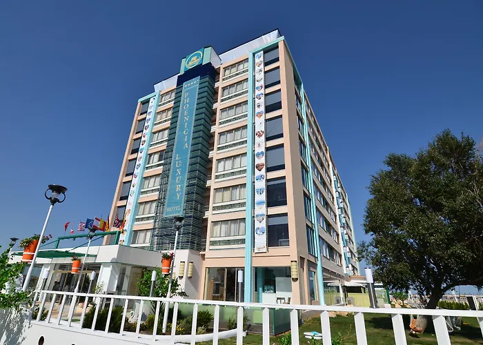 Phoenicia Luxury Hotel 4*