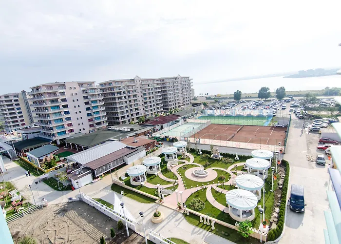 Phoenicia Luxury Hotel 4*