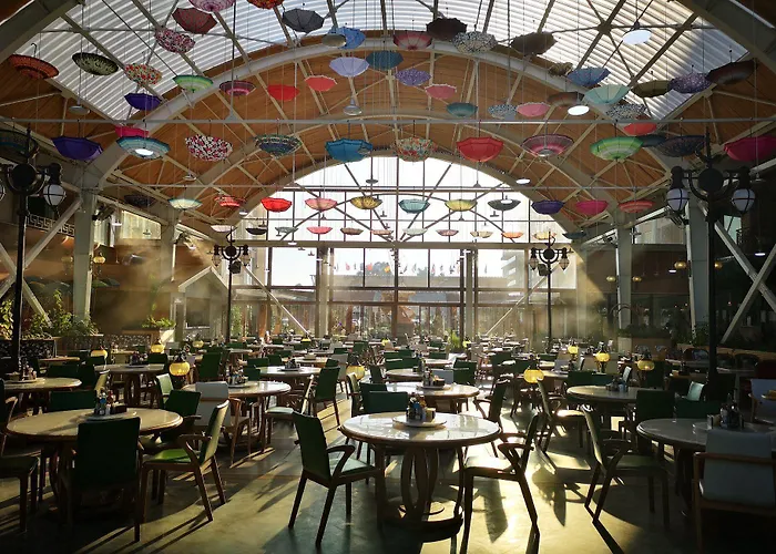 Hotel Phoenicia Luxury 4*