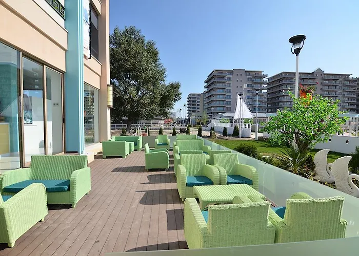 Phoenicia Luxury Hotel 4*