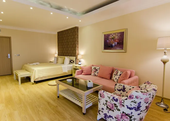 Phoenicia Luxury Navodari