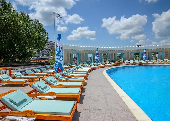 Hotel Phoenicia Luxury 4*